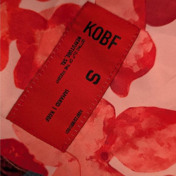 Kidsofbrokenfuture Kardi Pink Printed V-neck Logo Short Sleeve Button Shirt - Picture 8 of 8